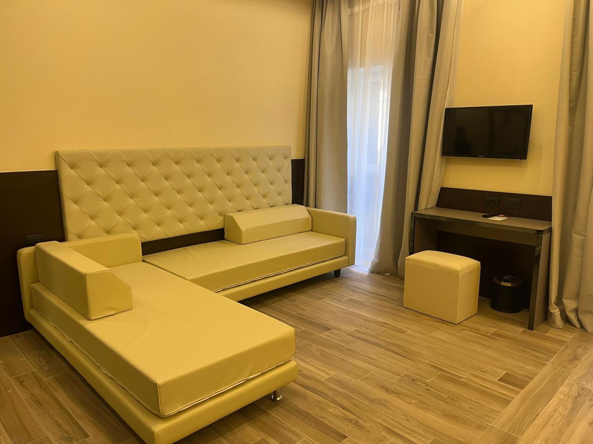 Jr Hotels Bocconi Milano מראה חיצוני תמונה