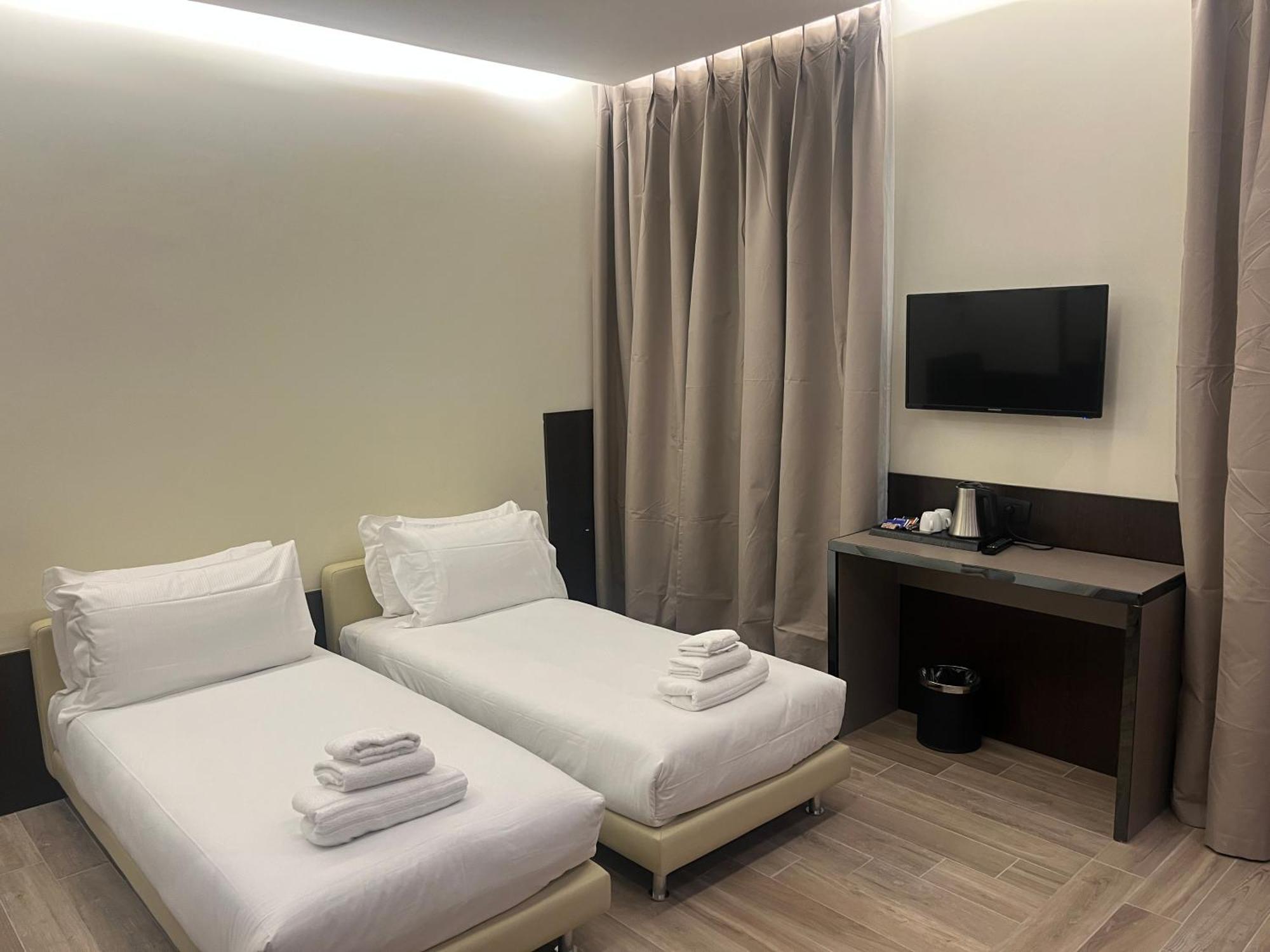 Jr Hotels Bocconi Milano מראה חיצוני תמונה