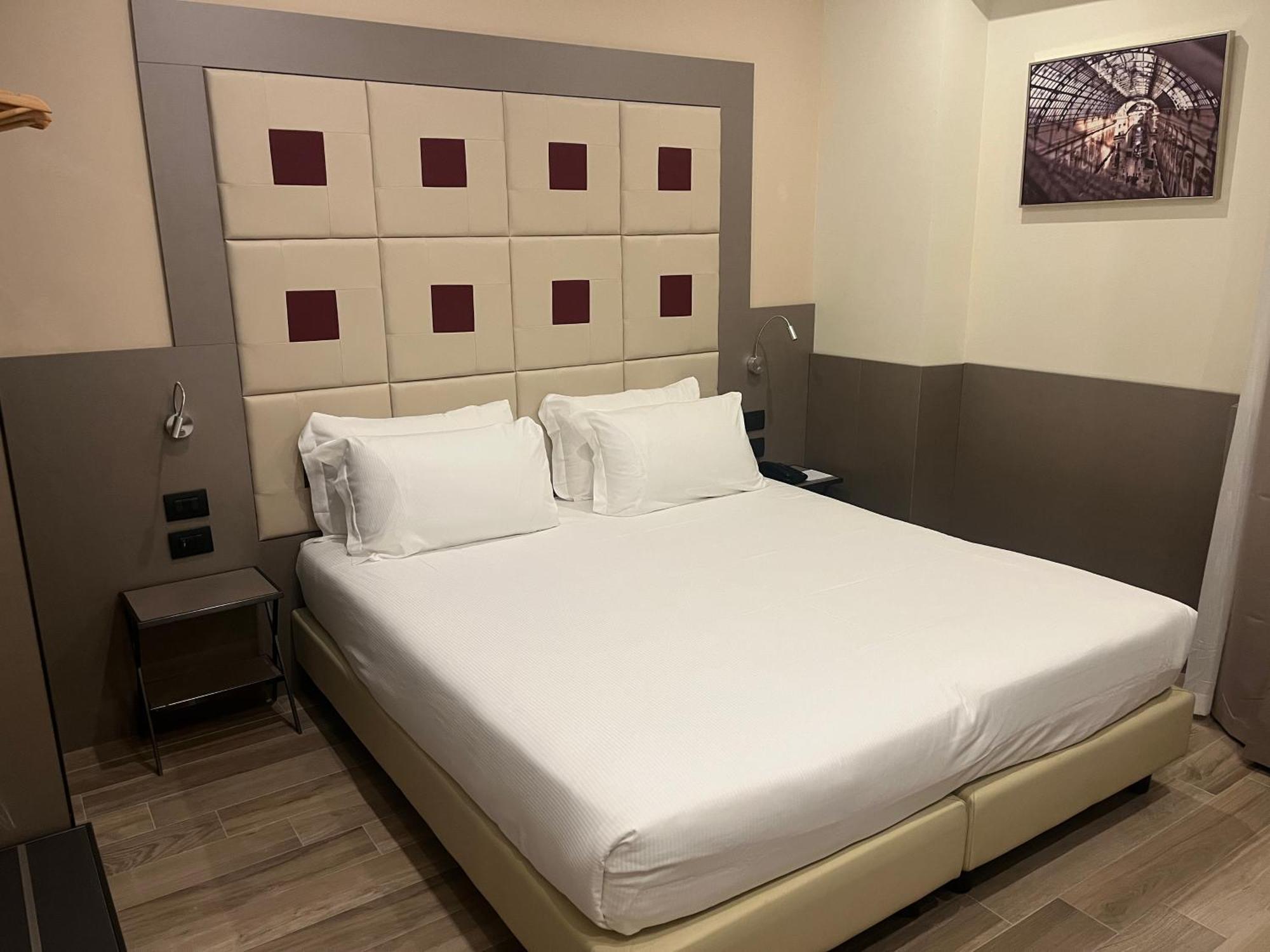 Jr Hotels Bocconi Milano מראה חיצוני תמונה