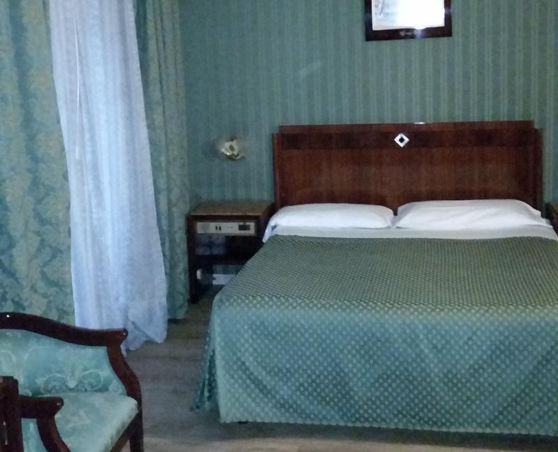 Jr Hotels Bocconi Milano מראה חיצוני תמונה