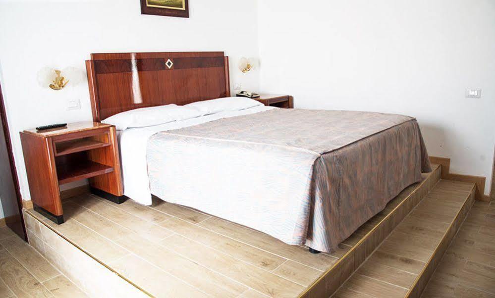 Jr Hotels Bocconi Milano מראה חיצוני תמונה